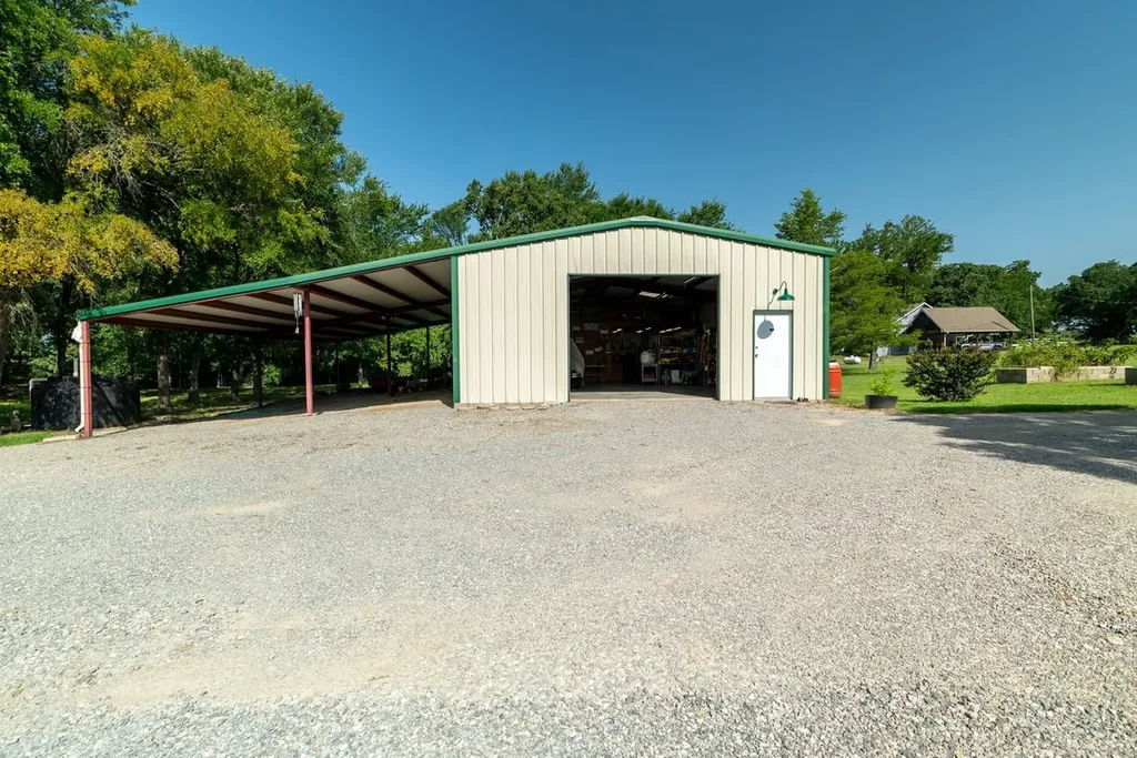 551 County Road 2607 Bonham TX 75418