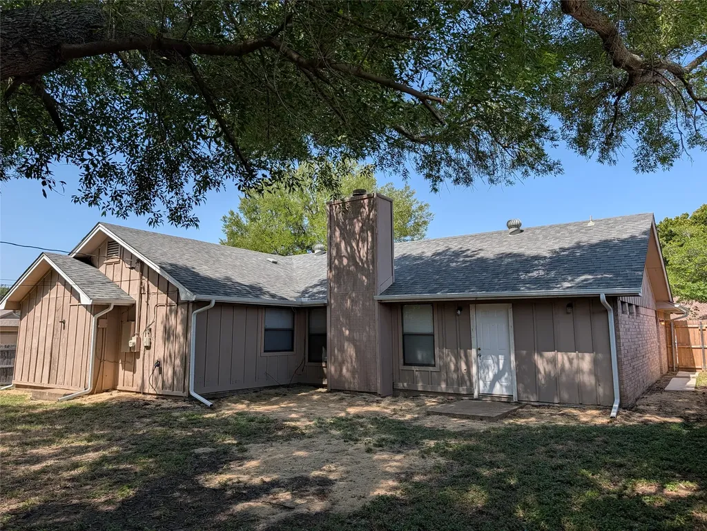6211 Patriotic Court Arlington TX 76002