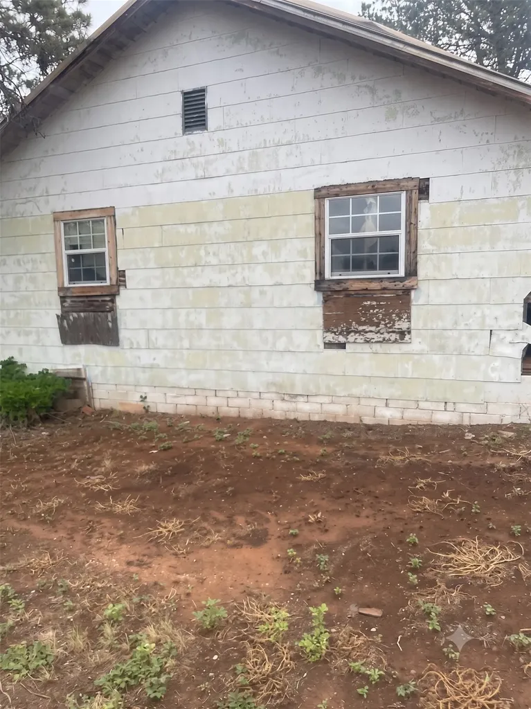 503 W Louisiana Avenue Sweetwater TX 79556