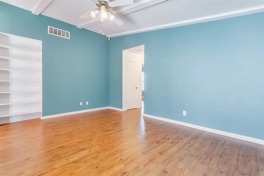 2651 Via Los Altos Carrollton TX 75006