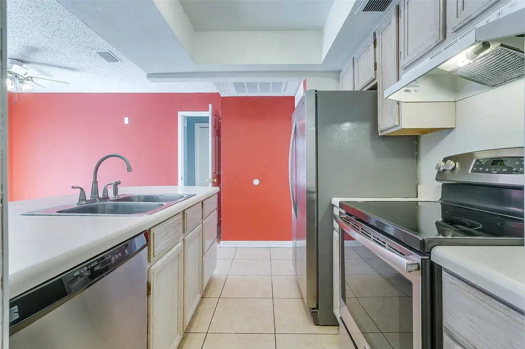 2651 Via Los Altos Carrollton TX 75006