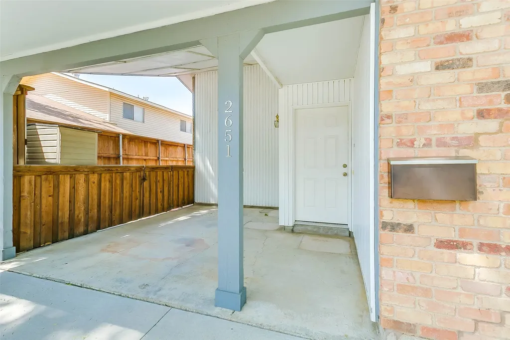 2651 Via Los Altos Carrollton TX 75006