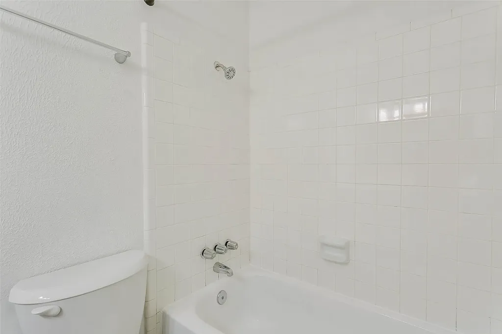 2651 Via Los Altos Carrollton TX 75006