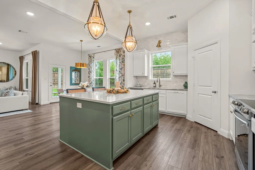 602 Sterling Drive Benbrook TX 76126