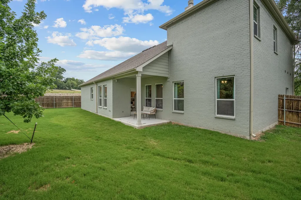 602 Sterling Drive Benbrook TX 76126