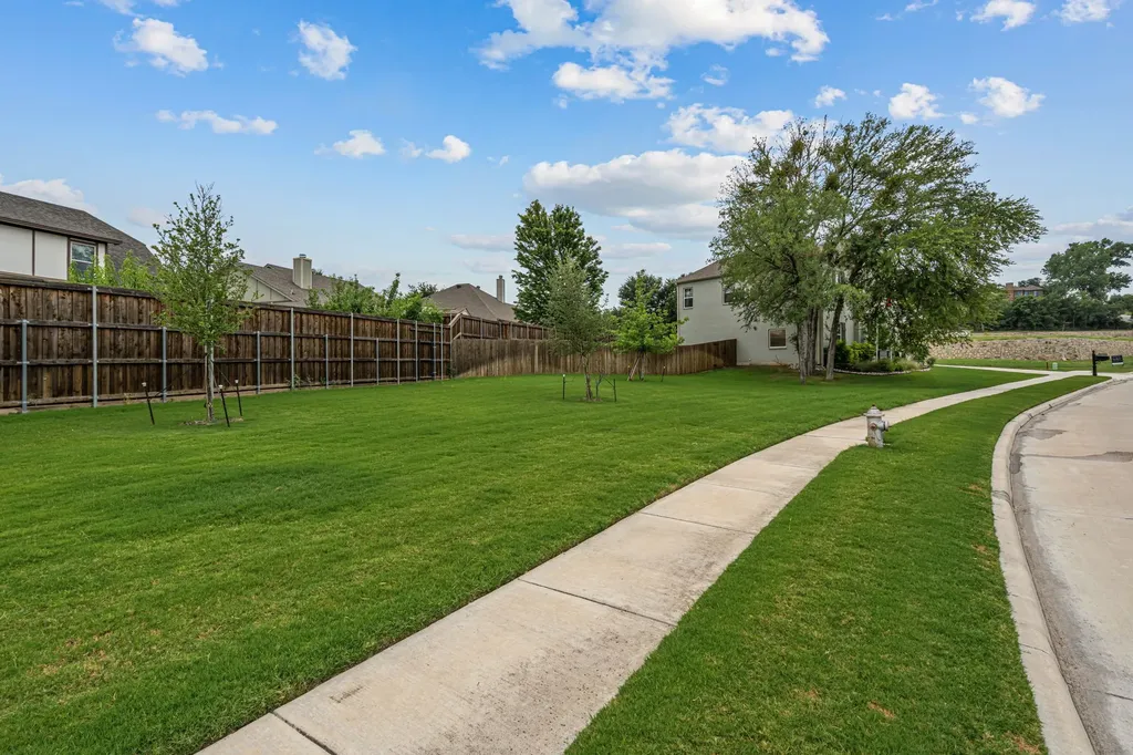 602 Sterling Drive Benbrook TX 76126