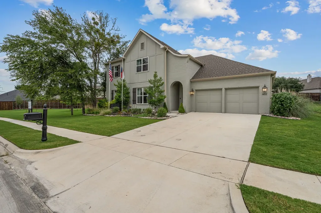 602 Sterling Drive Benbrook TX 76126