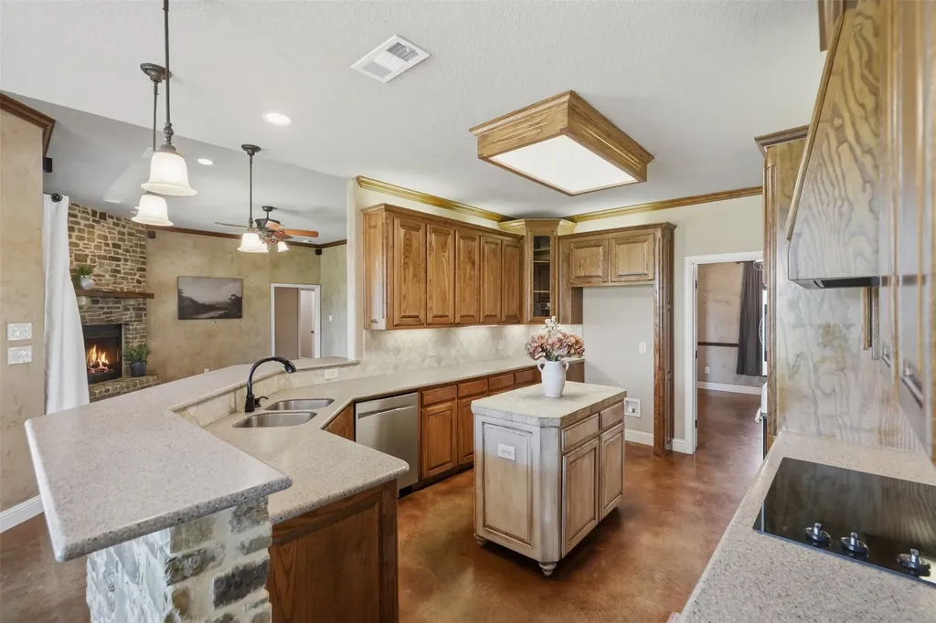 799 Vz County Road 2604 Mabank TX 75147