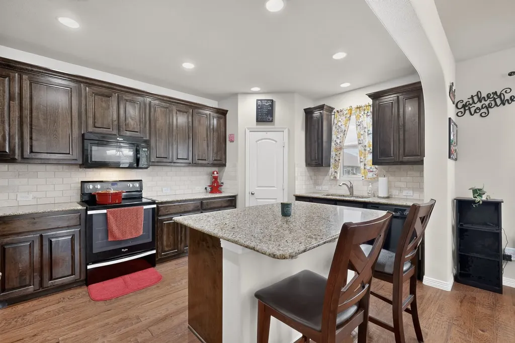 9215 Moon River Court Arlington TX 76002