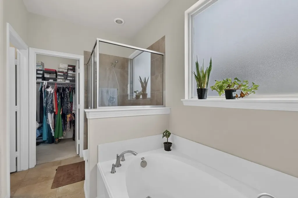 9215 Moon River Court Arlington TX 76002