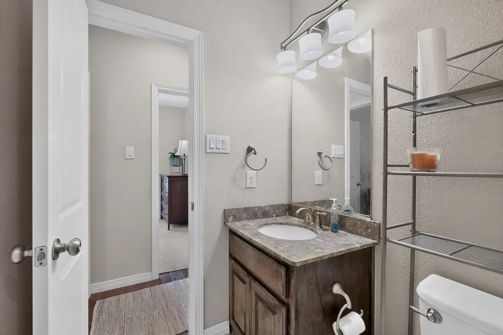 9215 Moon River Court Arlington TX 76002