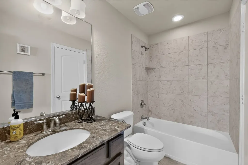 9215 Moon River Court Arlington TX 76002