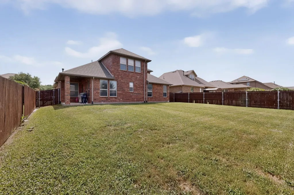 9215 Moon River Court Arlington TX 76002