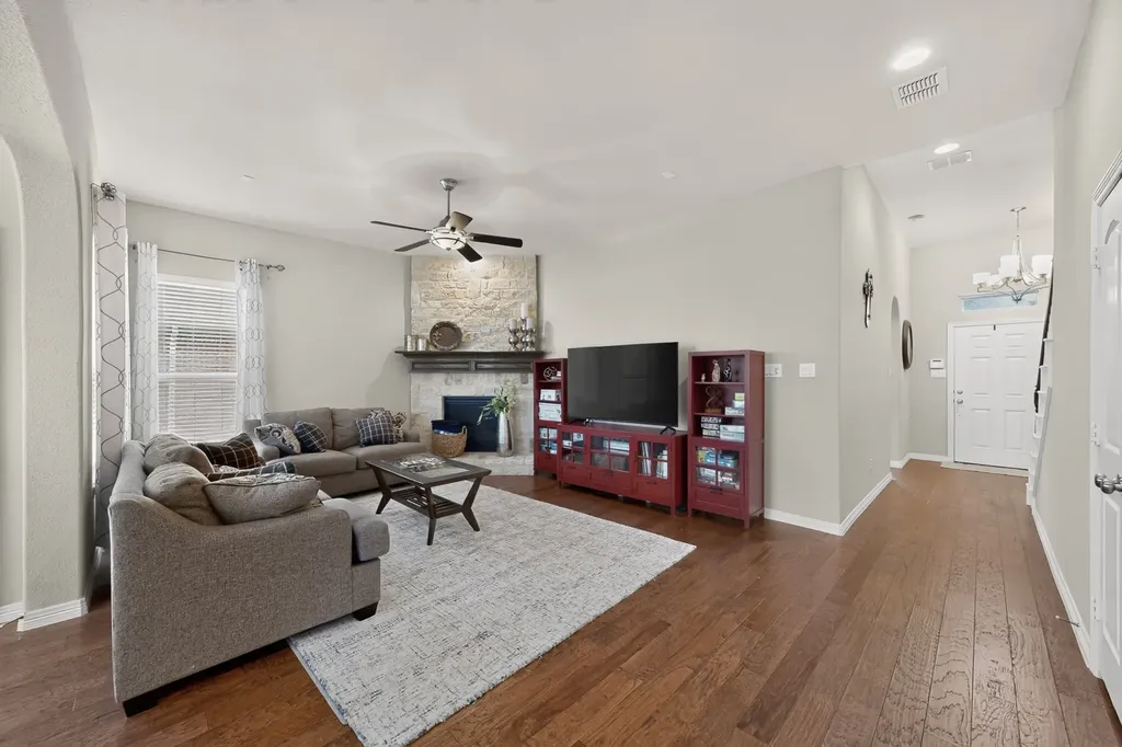 9215 Moon River Court Arlington TX 76002