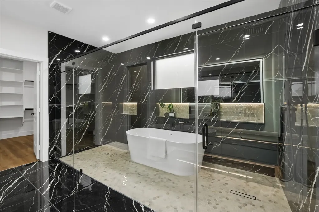 2646 Alabama Avenue Dallas TX 75216