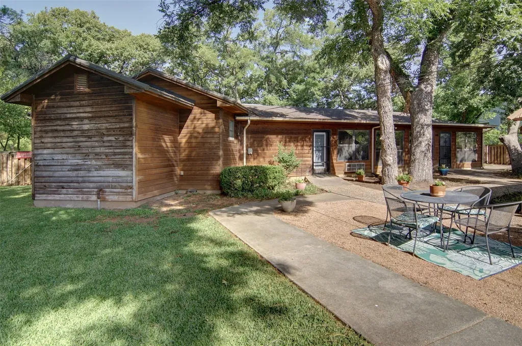 825 Elm Street Graham TX 76450