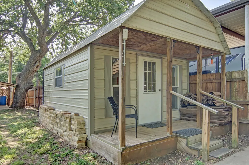 825 Elm Street Graham TX 76450