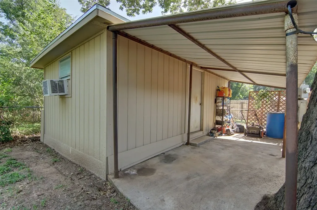 825 Elm Street Graham TX 76450