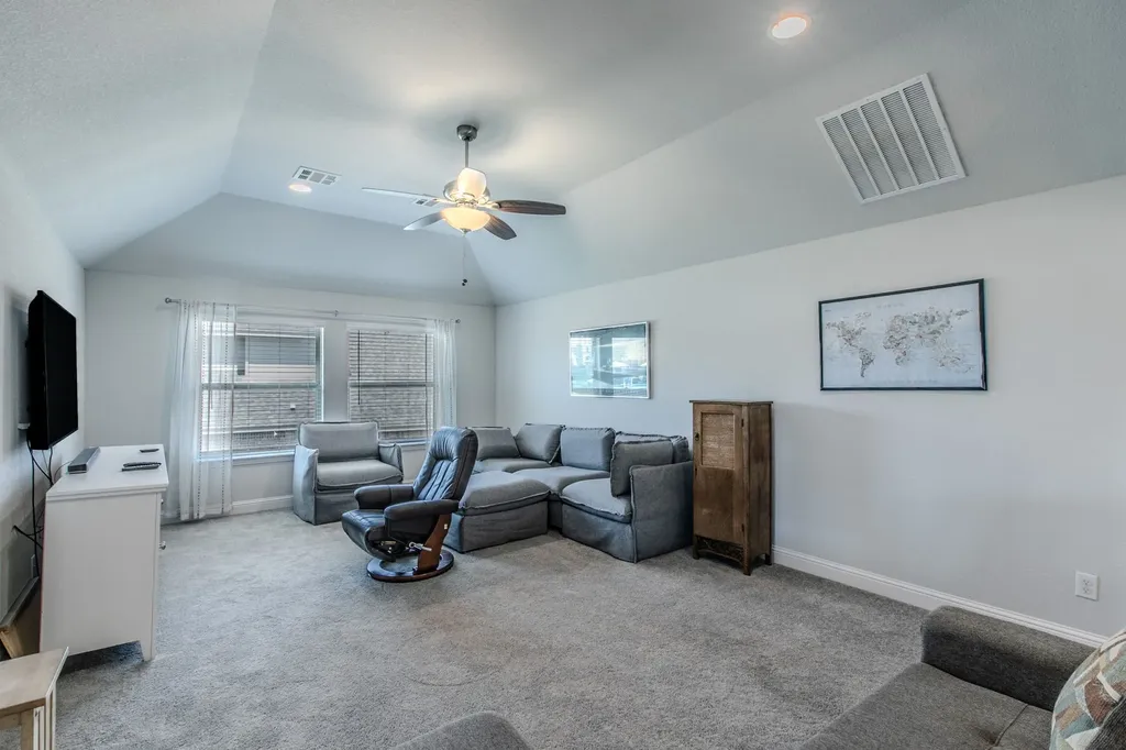 272 Big Creek Loop Hewitt TX 76643