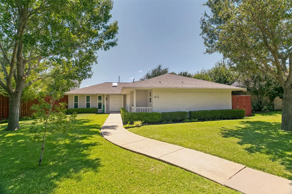 1032 Cherrywood Lane Carrollton TX 75006