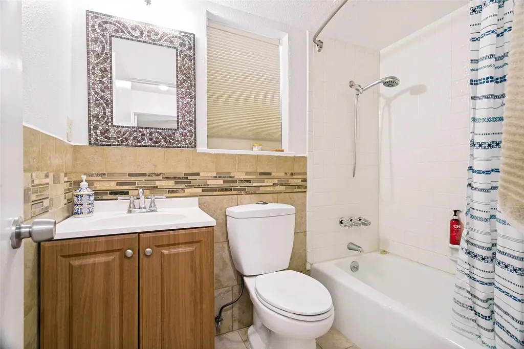 1032 Cherrywood Lane Carrollton TX 75006