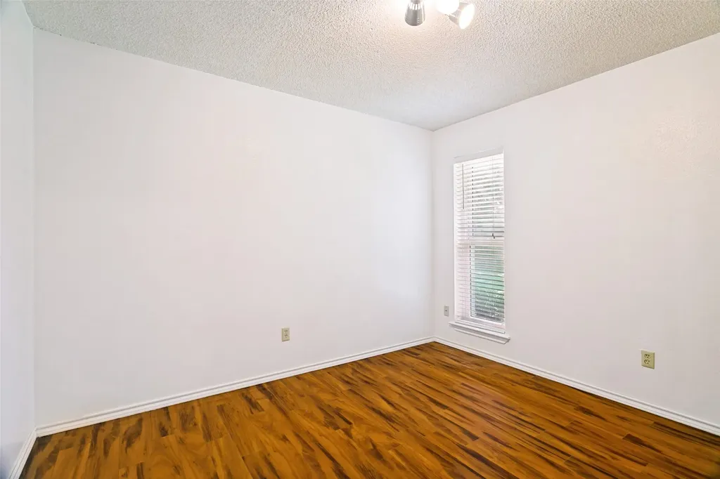 1032 Cherrywood Lane Carrollton TX 75006