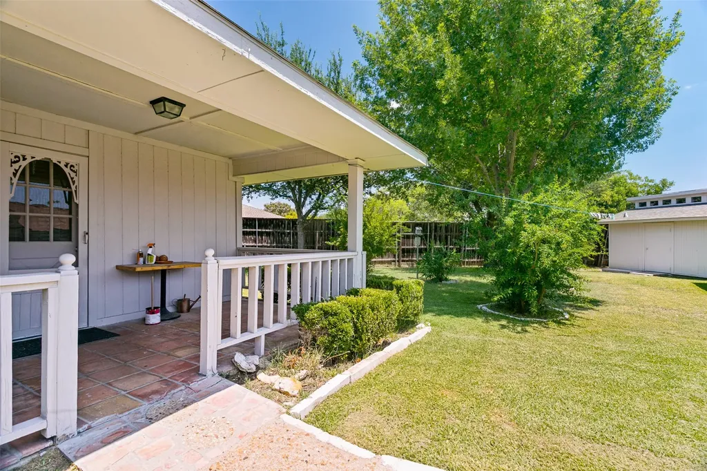 1032 Cherrywood Lane Carrollton TX 75006