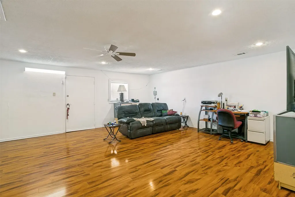 1032 Cherrywood Lane Carrollton TX 75006