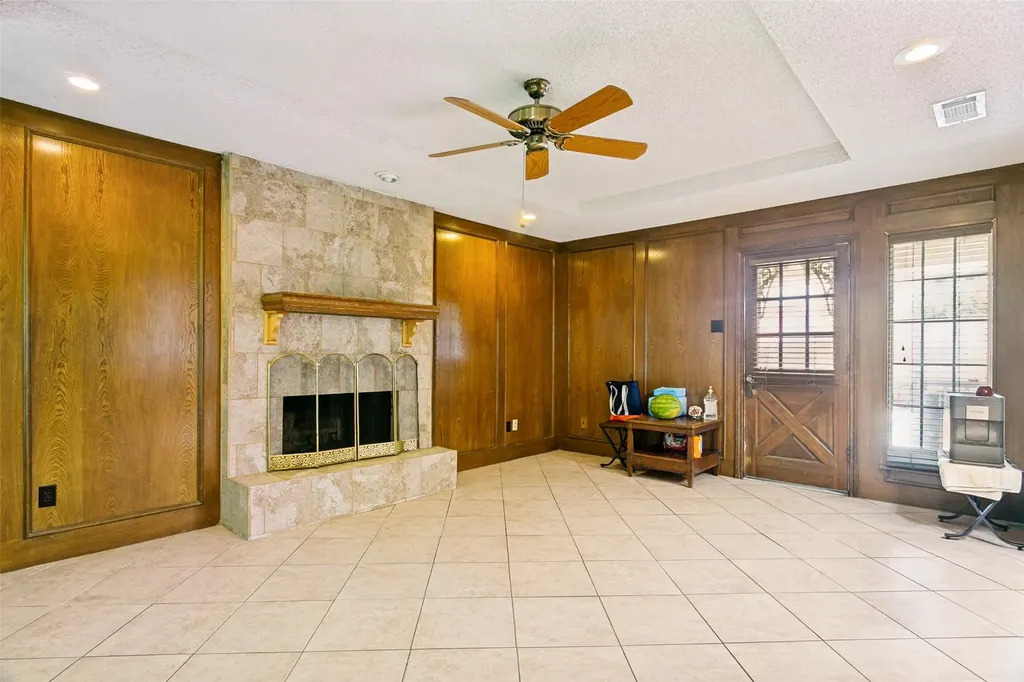 1032 Cherrywood Lane Carrollton TX 75006