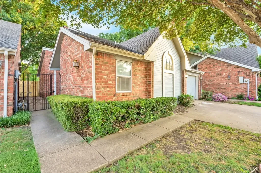 3057 Waterfront Circle Garland TX 75042