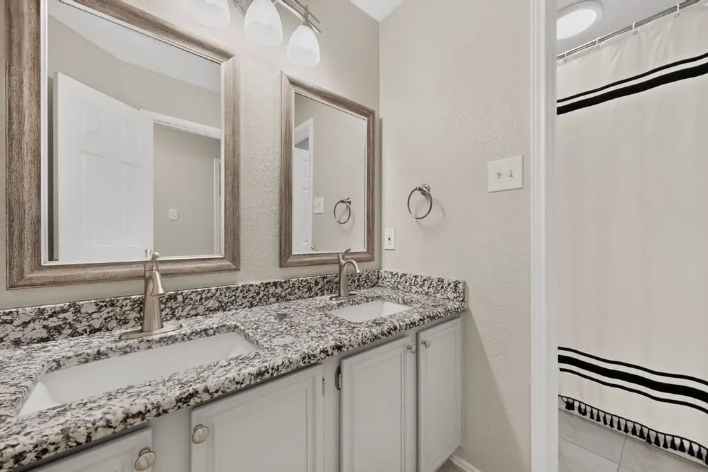 3484 Braes Meadow Drive Grand Prairie TX 75052