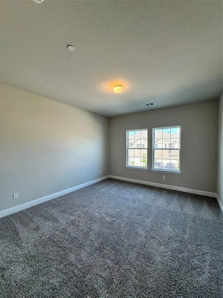 548 Hutchinson Lane Lewisville TX 75077