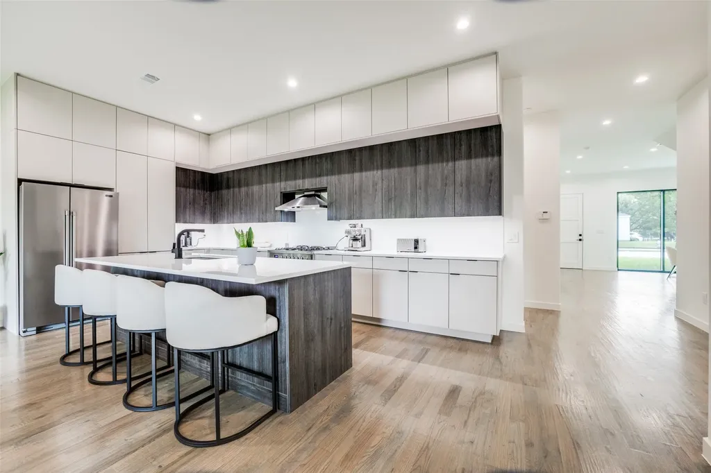 3423 N Winnetka Avenue Dallas TX 75212