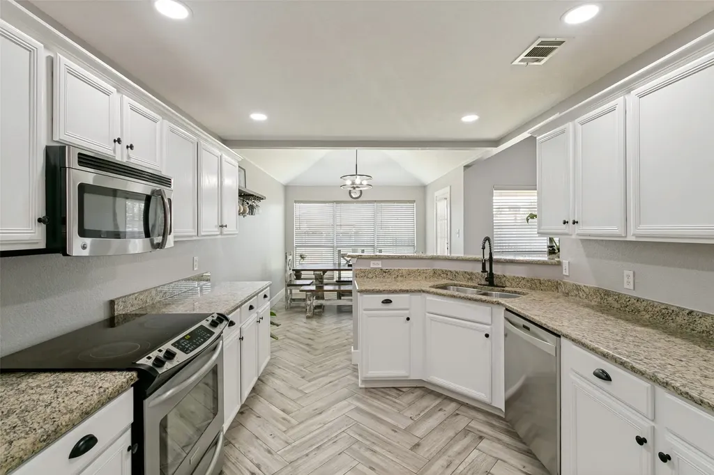 169 Adams Drive Crowley TX 76036