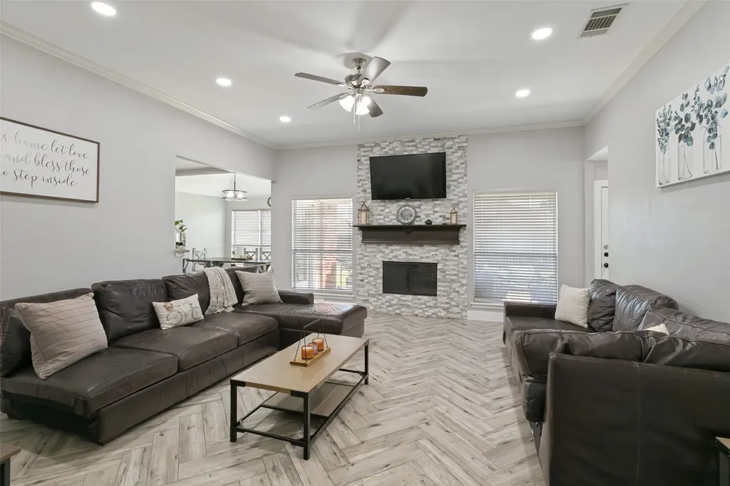 169 Adams Drive Crowley TX 76036