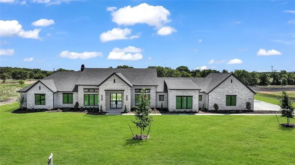 5024 Frost Creek Aledo TX 76008