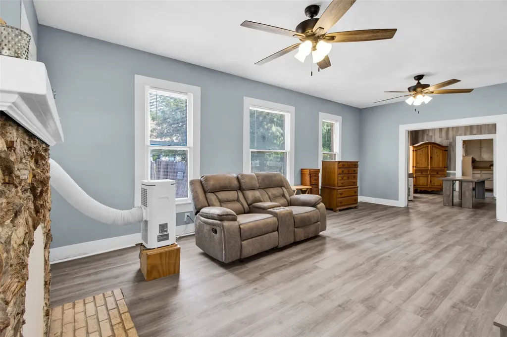 106 N College Street Marshall TX 75670