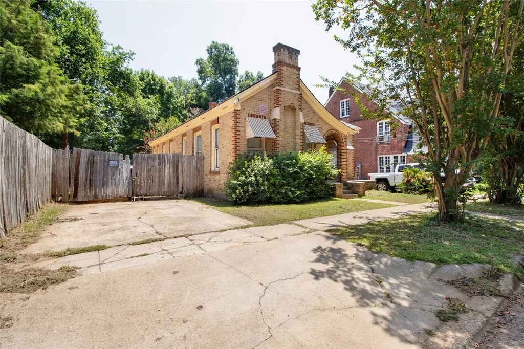 106 N College Street Marshall TX 75670