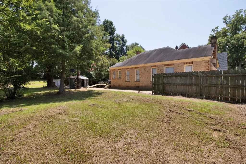 106 N College Street Marshall TX 75670