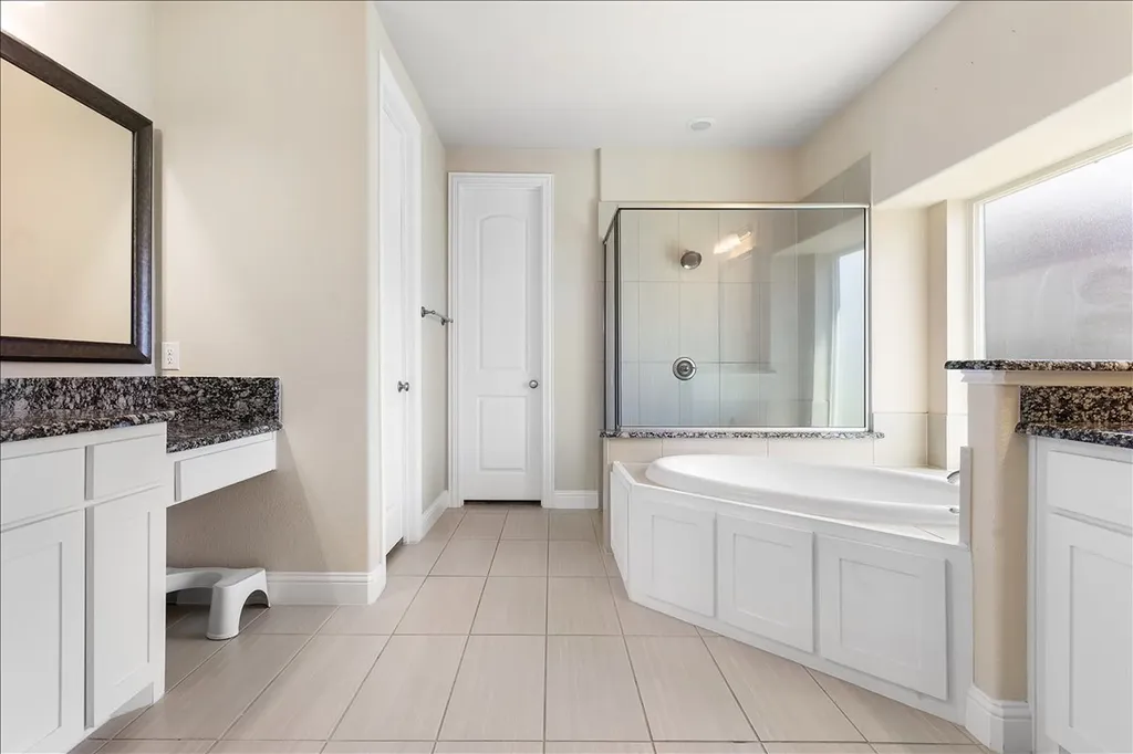 701 Auburn Court Savannah TX 76227