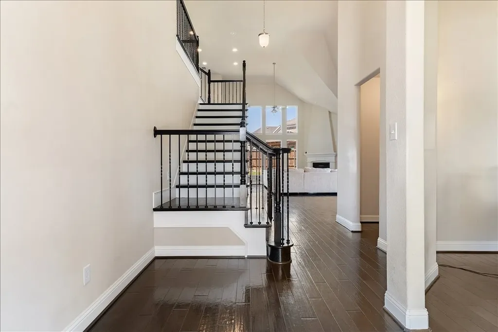 701 Auburn Court Savannah TX 76227