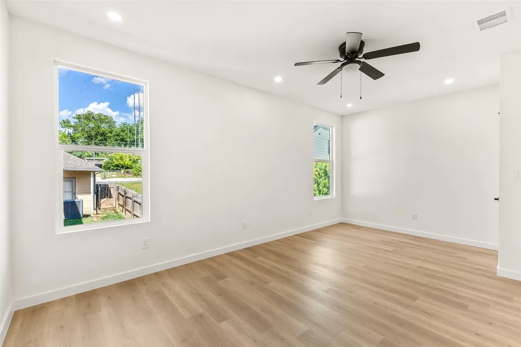 438 Bonnie View Road Dallas TX 75203