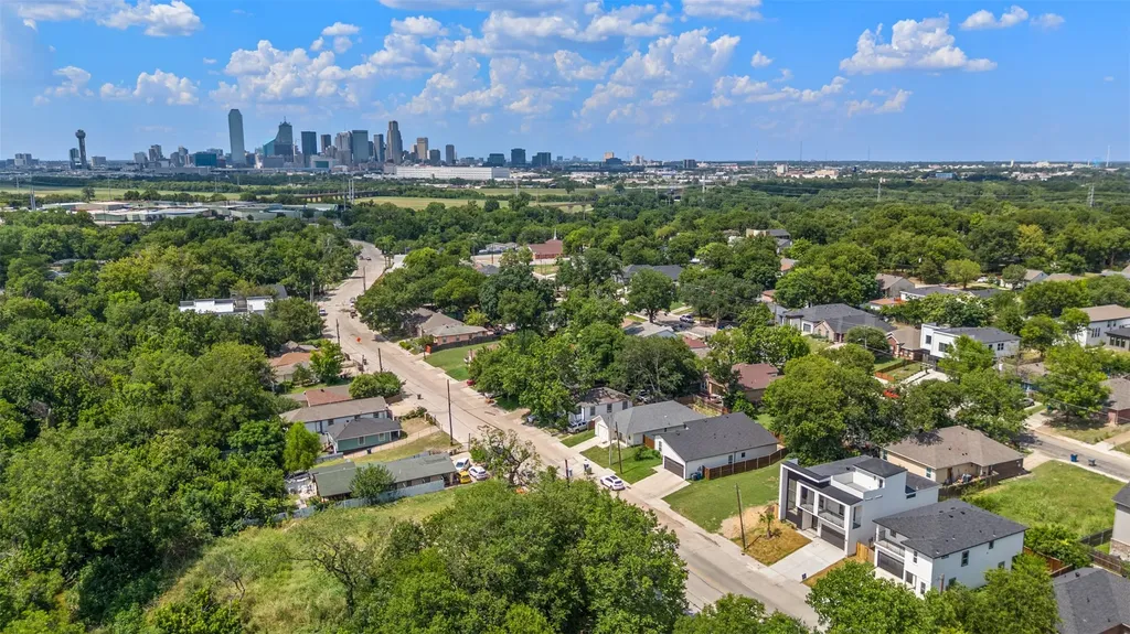 438 Bonnie View Road Dallas TX 75203
