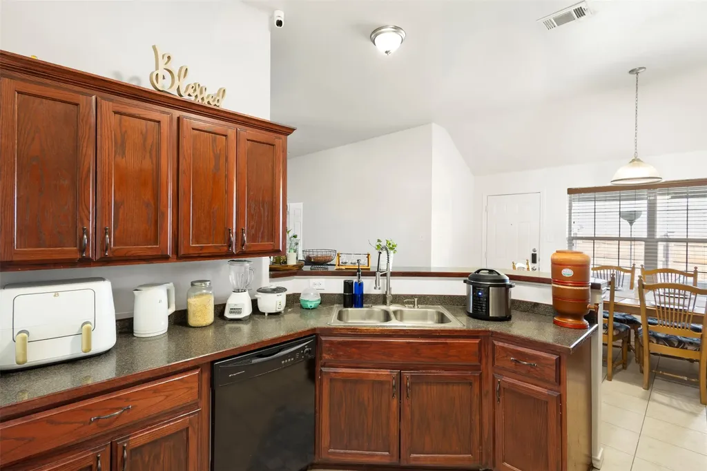 624 Jordan Lane Waxahachie TX 75165