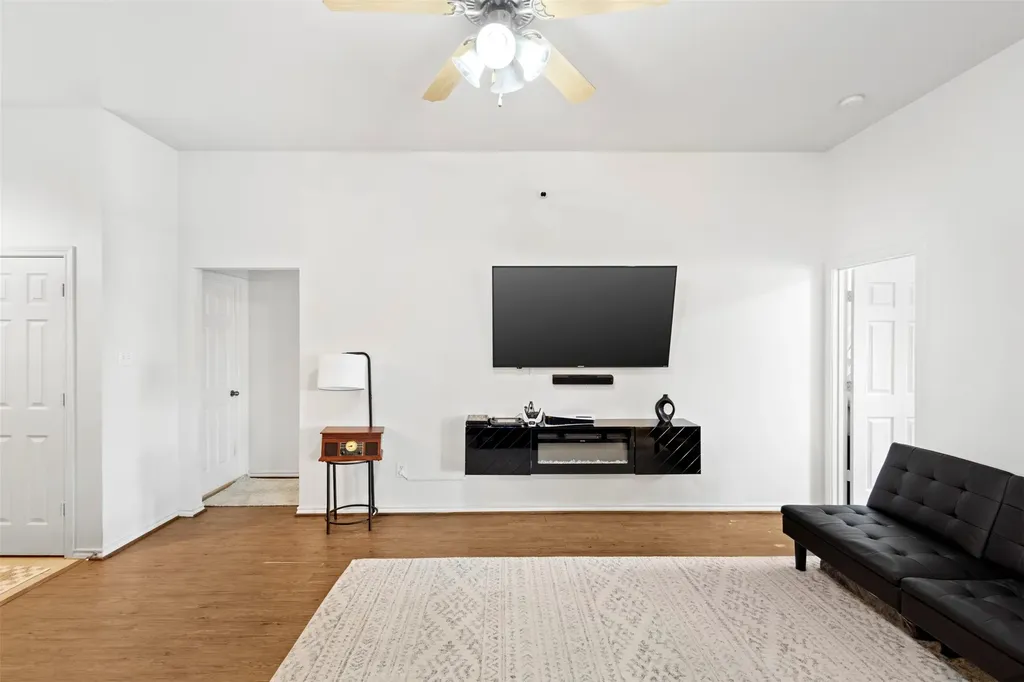 624 Jordan Lane Waxahachie TX 75165