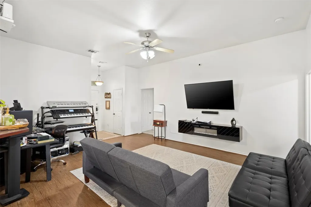 624 Jordan Lane Waxahachie TX 75165