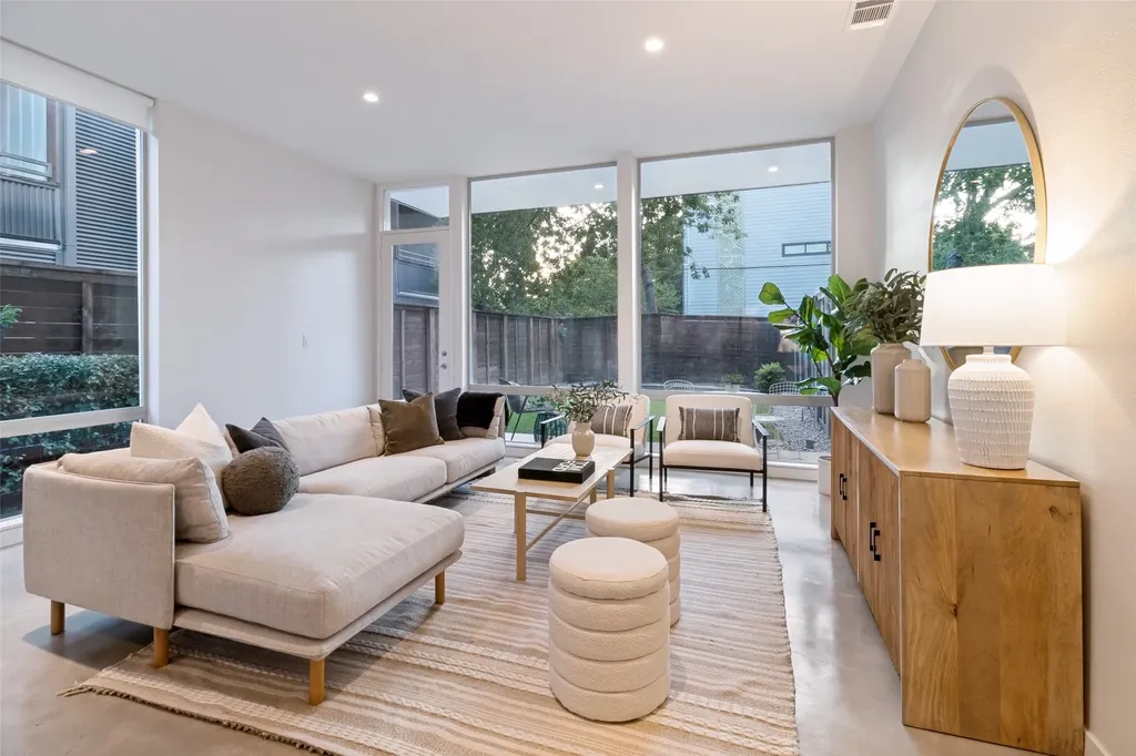 4405 Roseland Avenue Dallas TX 75204