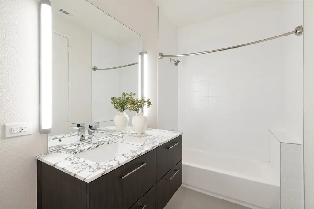 4405 Roseland Avenue Dallas TX 75204