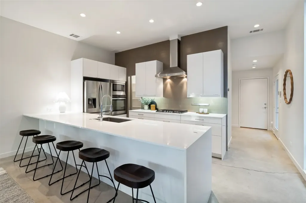 4405 Roseland Avenue Dallas TX 75204