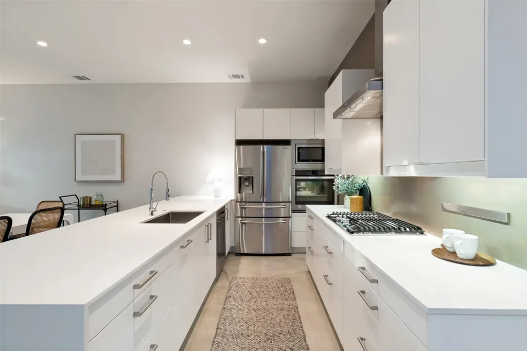 4405 Roseland Avenue Dallas TX 75204